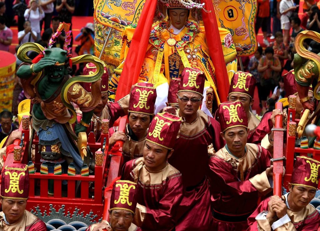မာဇူယဉ်ကျေးမှု ပွဲတော်၏ ကြီးမားသောပုံရိပ်များ မာဇူ၏ ဘုရားပူဇော်ပွဲများ