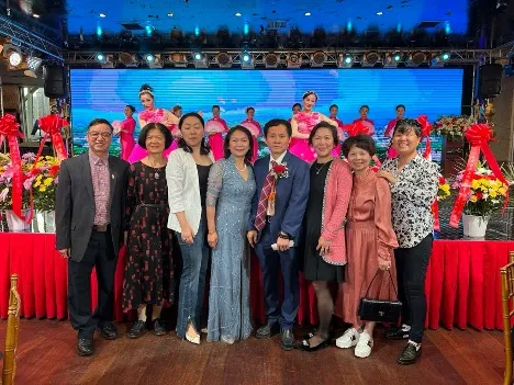 Mingping Huang အရေးပါသော ပွဲများတွင် ပါဝင်ဆင်နွှဲနေစဉ်