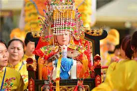 မာစုသည် တောဝတ်ဆရာတော်မင်းလား ဗုဒ္ဓဘာသာလား? မာစု၏ပုံစံတစ်ခု