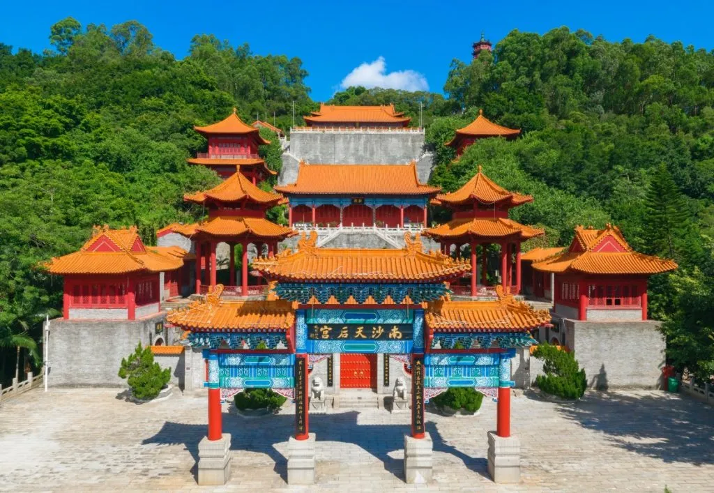 မာစုသည် တောဝတ်ဆရာတော်မင်းလား ဗုဒ္ဓဘာသာလား? ပြည်သူထုယုံကြည်မှုအတွက် 'ကောင်းကင်ဘုံမိခင်' အပေါ်သုံးသပ်ချက်