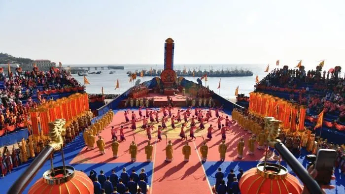 福建湄洲岛也举办了盛大的海祭妈祖祈福大典