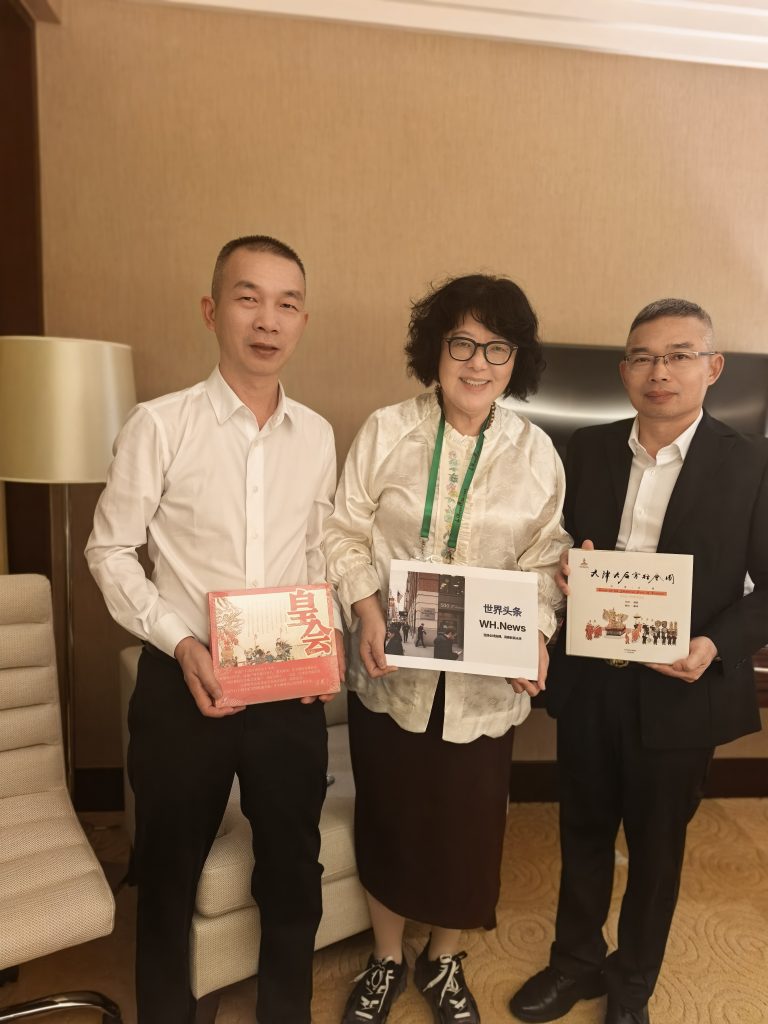 罗福金（左）、尚洁（中）、郑瑞明（右）